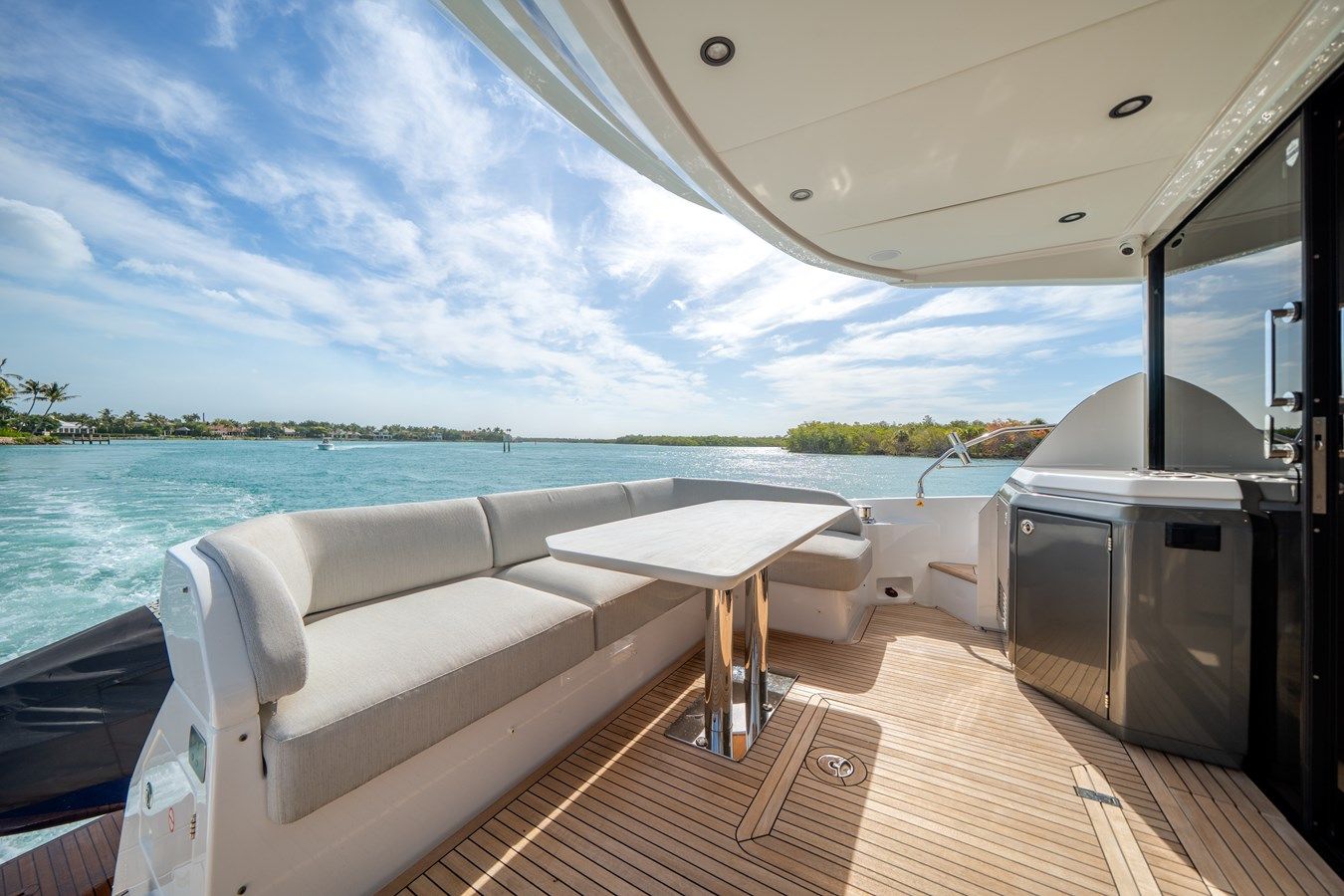 Лучшая цена на Sarah Jane 2024