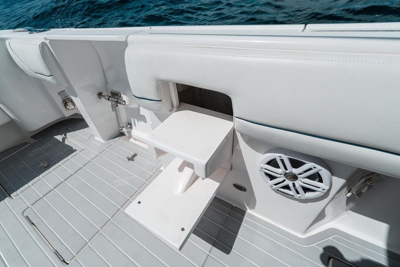 Лучшие предложения покупки яхты 40 2022 Intrepid