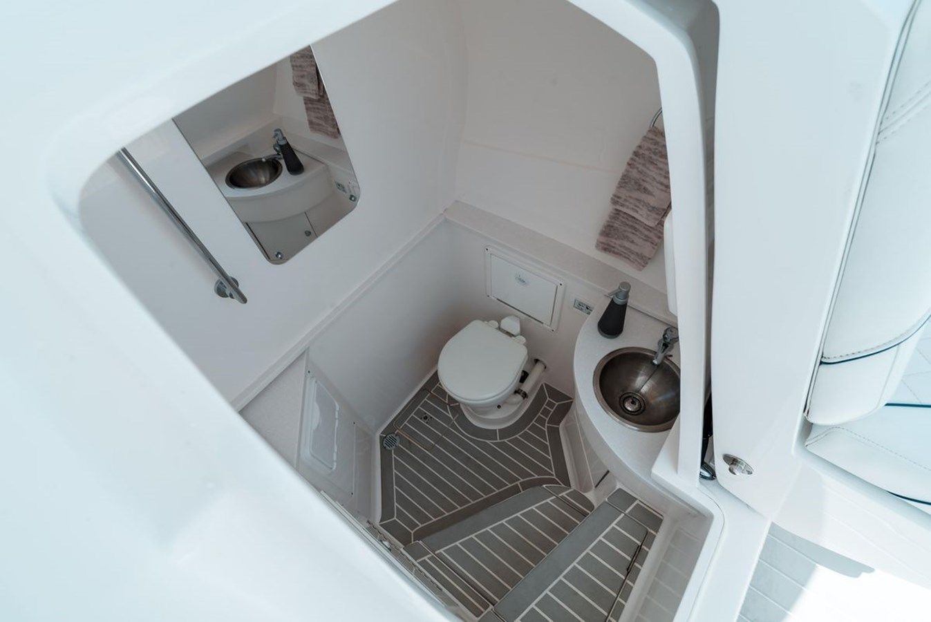 Лучшая цена на 40 2022 Intrepid 2022