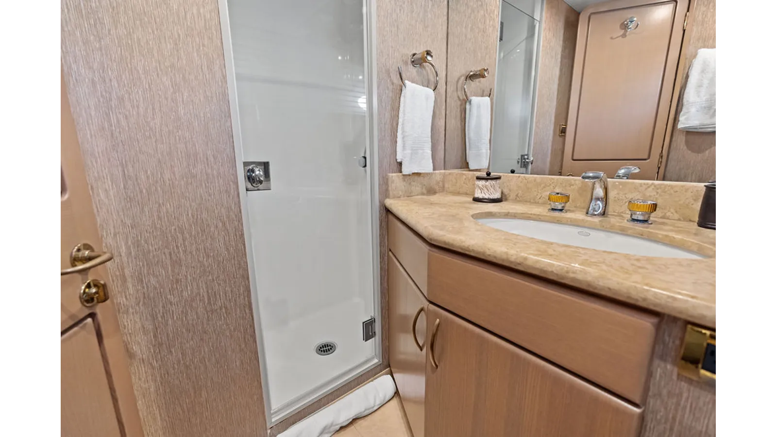 Buy a CHECKERED PAST 112 at Shestakov Yacht Sales