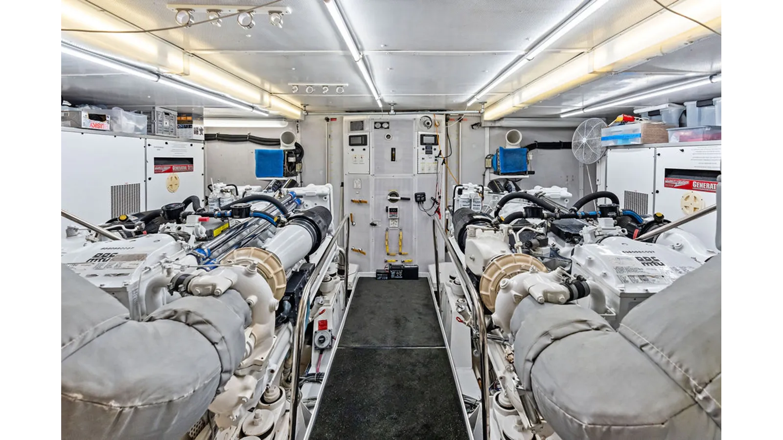 CHECKERED PAST yacht sale