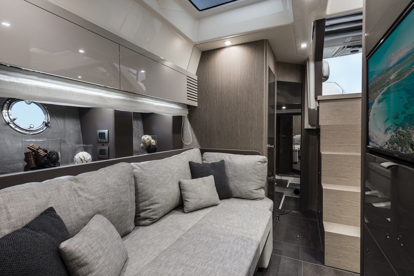 Buy a yacht Cranchi M44 HT