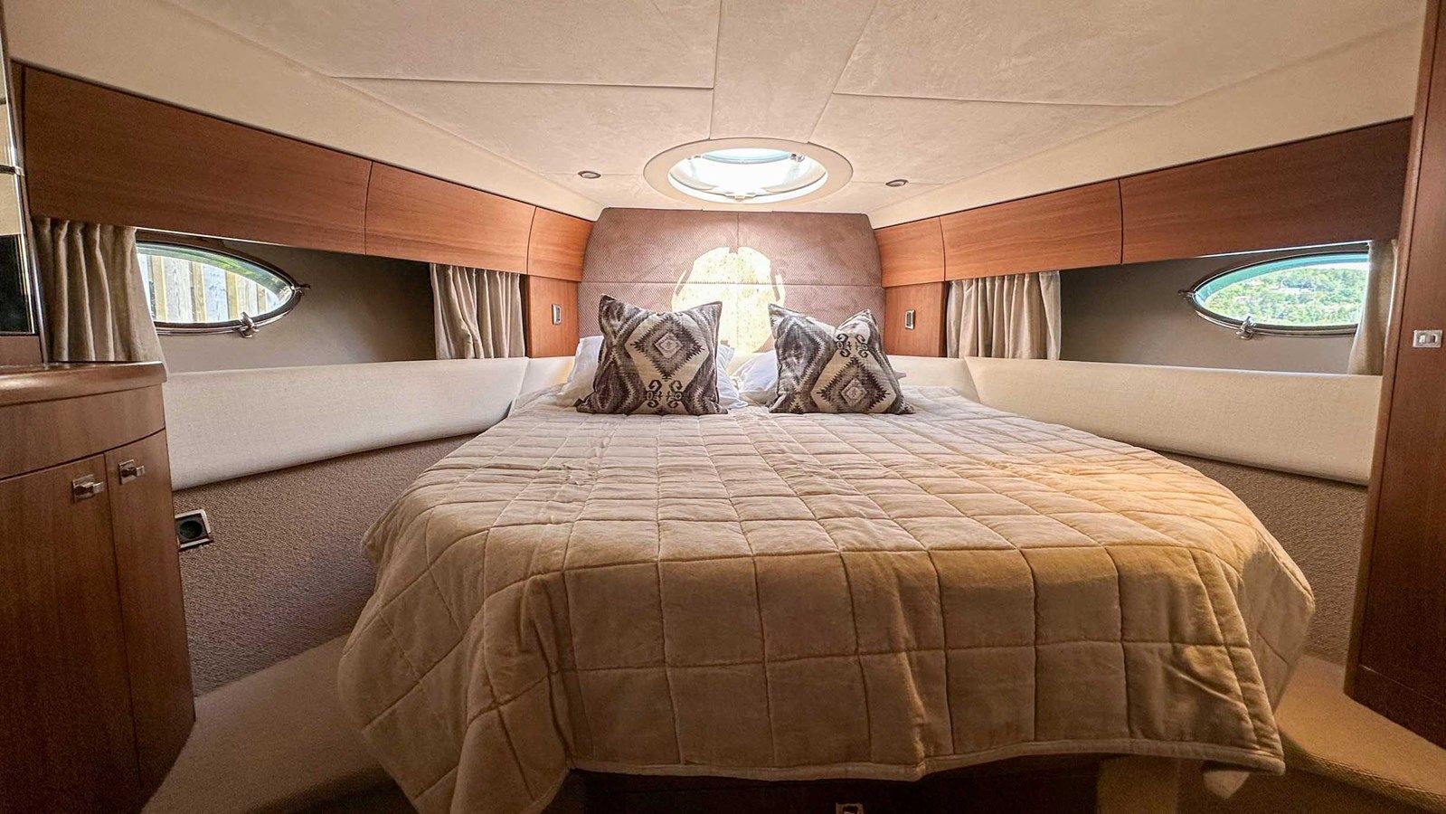 Buy a PRINCESS 42 (P42354) 44 at Shestakov Yacht Sales