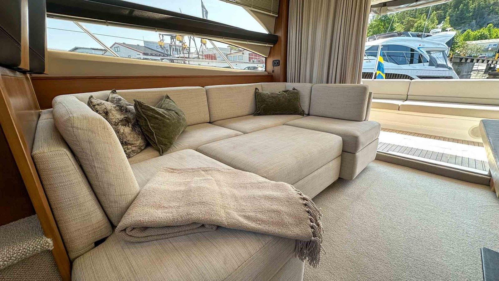 best yacht sales deals PRINCESS 42 (P42354) 2011