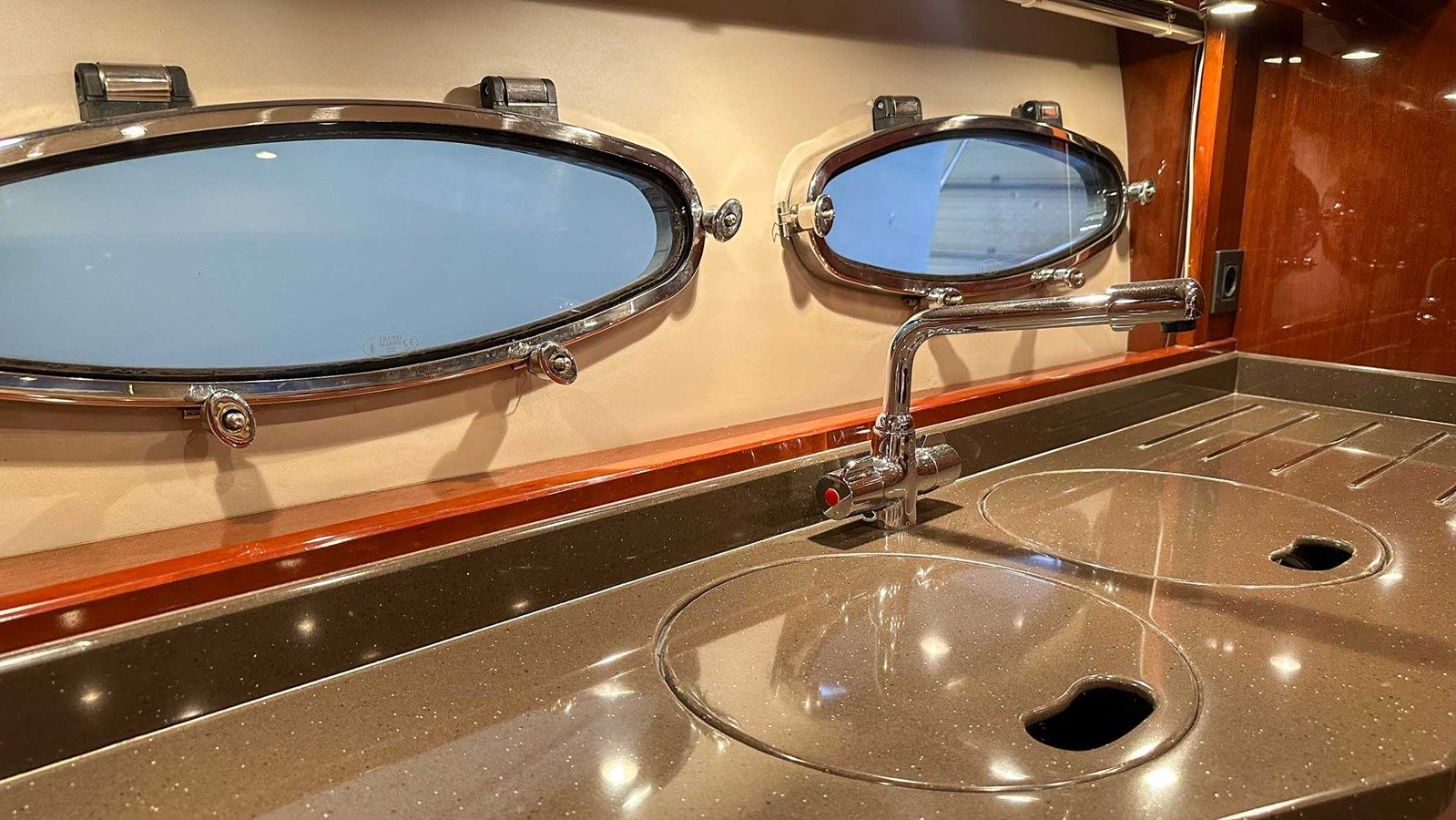 Buy a yacht PRINCESS V45 (V45172) 2012