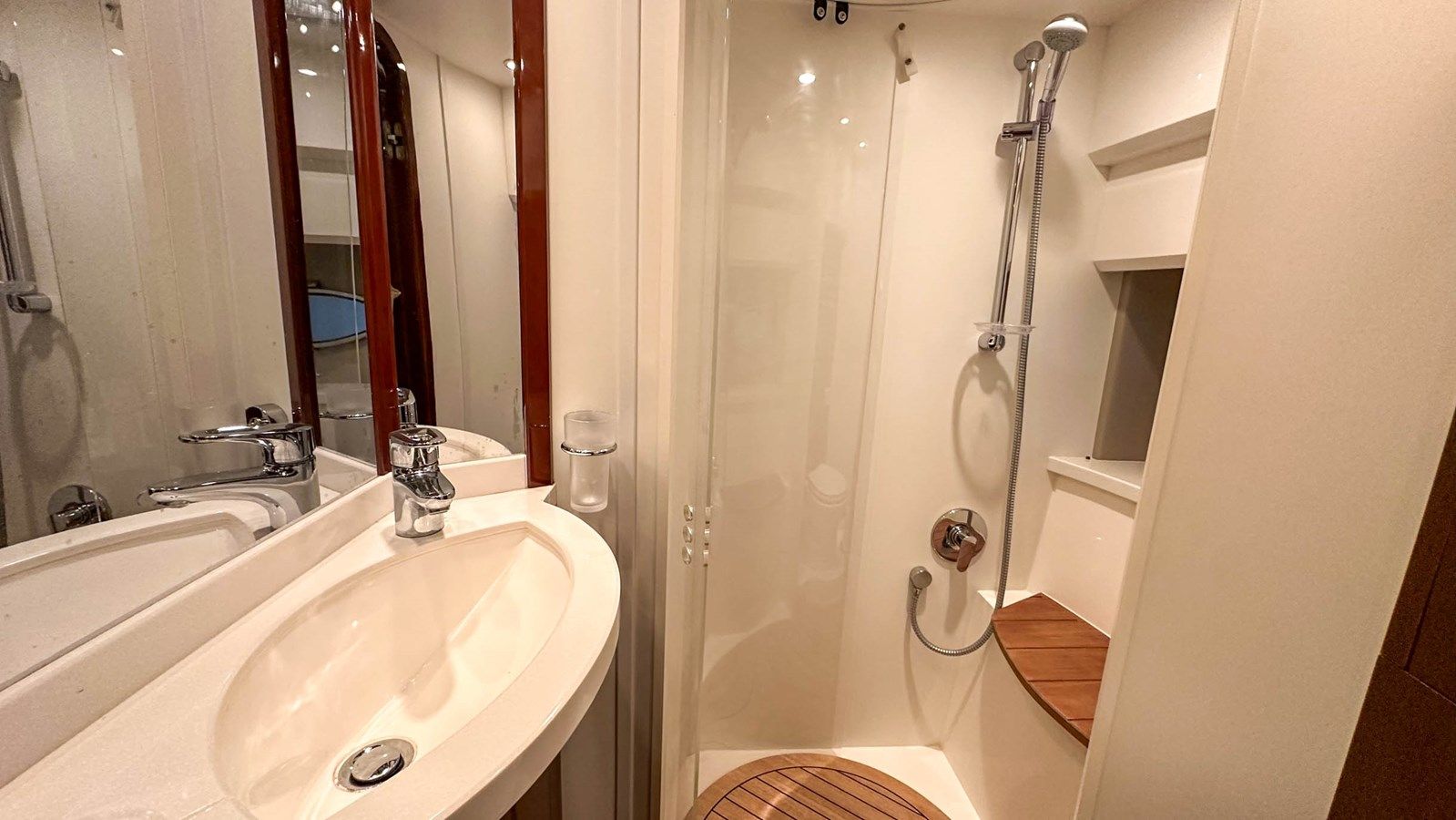 best yacht sales deals PRINCESS V45 (V45172) 47