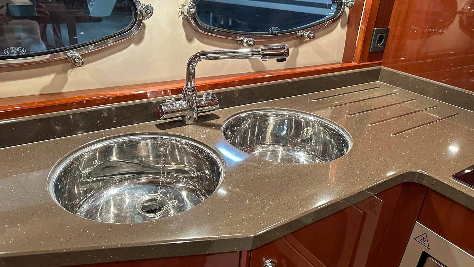 Buy a yacht PRINCESS V45 (V45172)