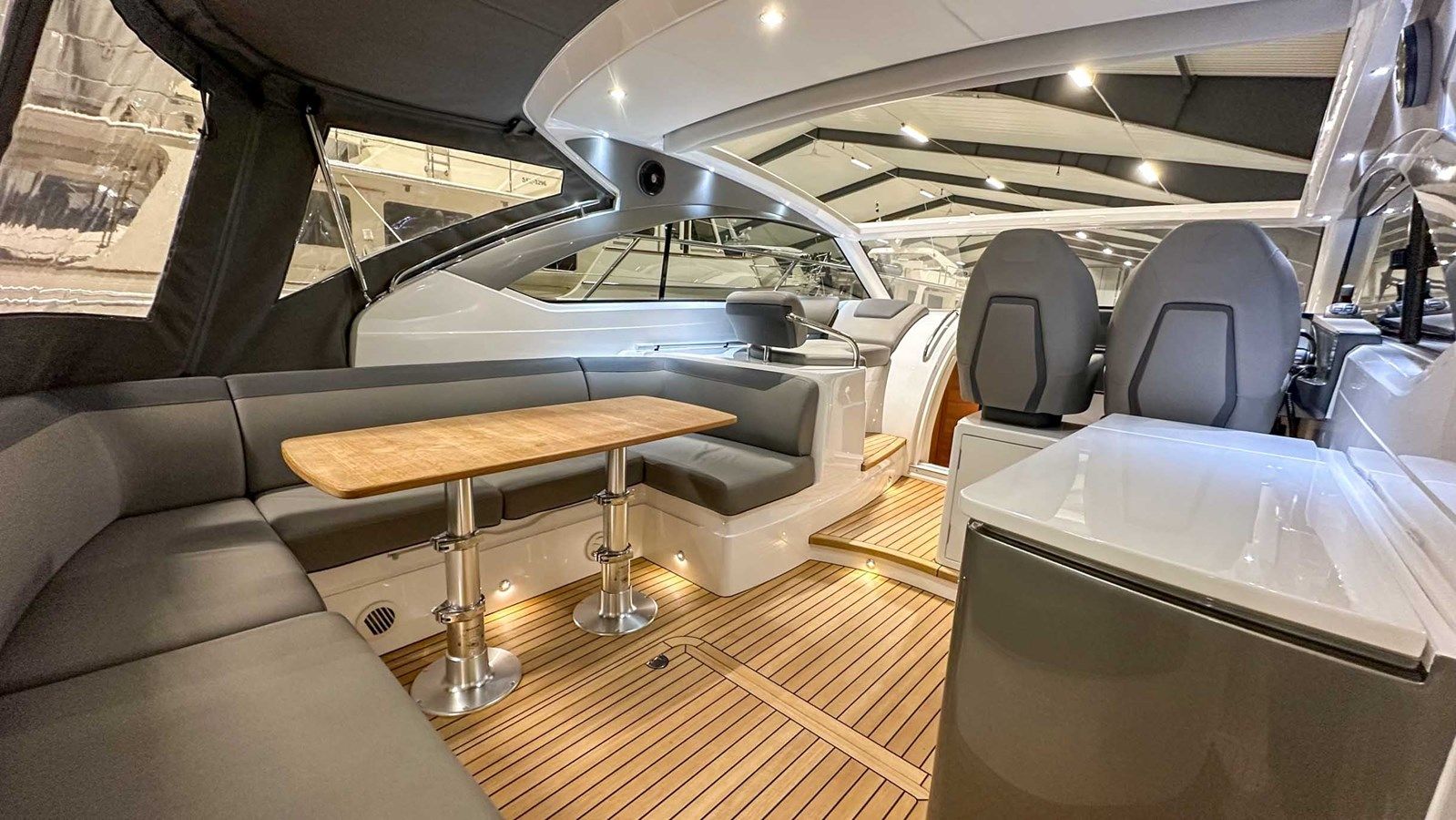 best yacht sales deals PRINCESS V40 (V40115)