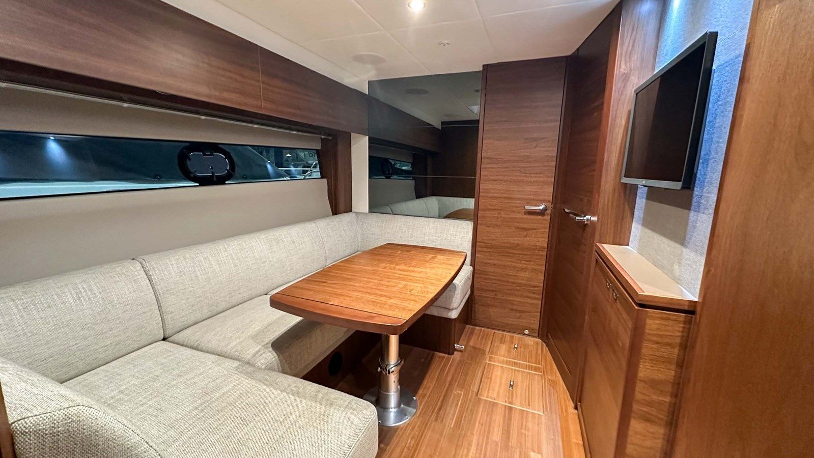 Buy a yacht PRINCESS V40 (V40115) - PRINCESS