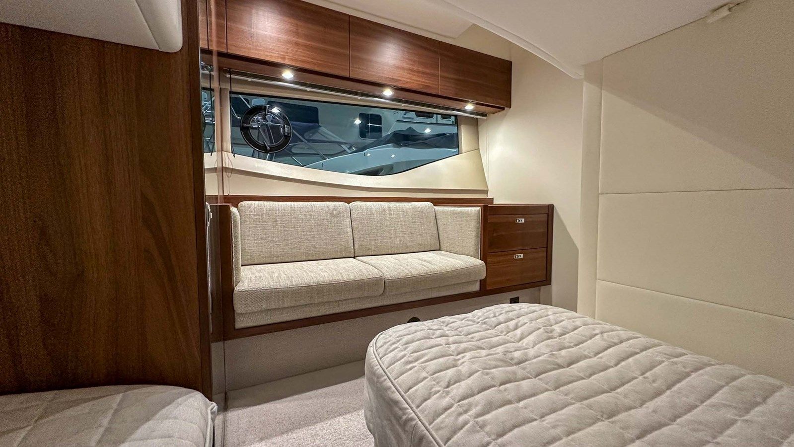 Buy a PRINCESS V40 (V40115) at Shestakov Yacht Sales