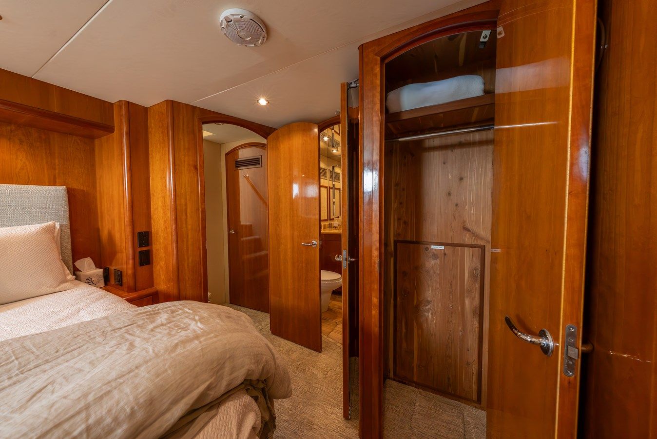 Buy a HAVILAH - Hatteras at Shestakov Yacht Sales