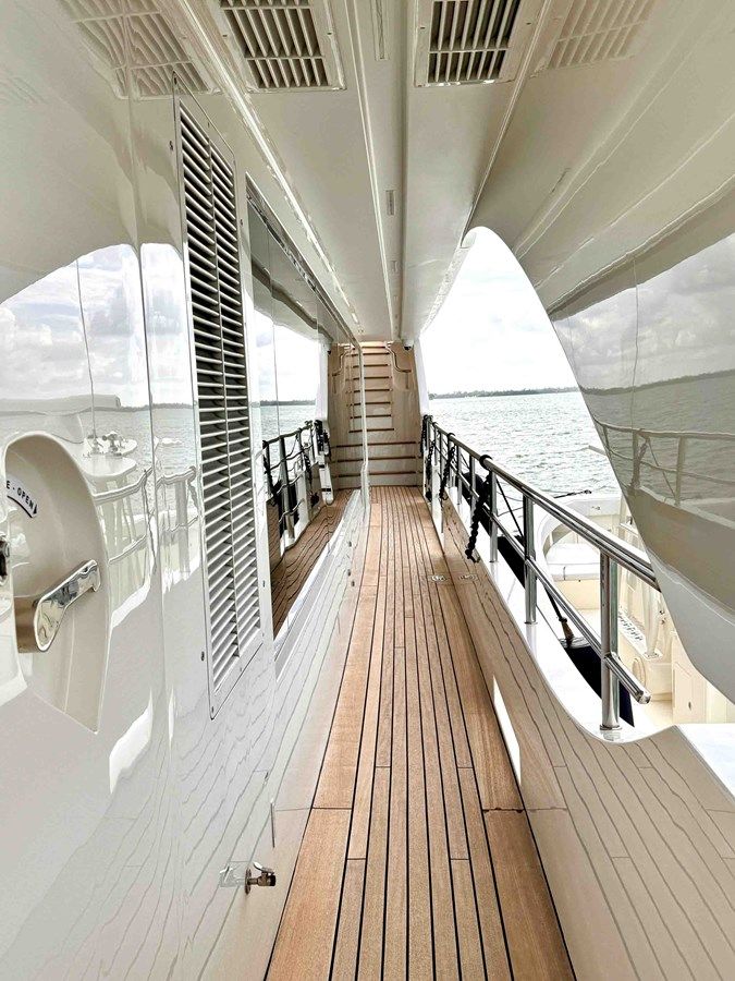best yacht sales deals PATIENCE CLASSIC SUPREME 132