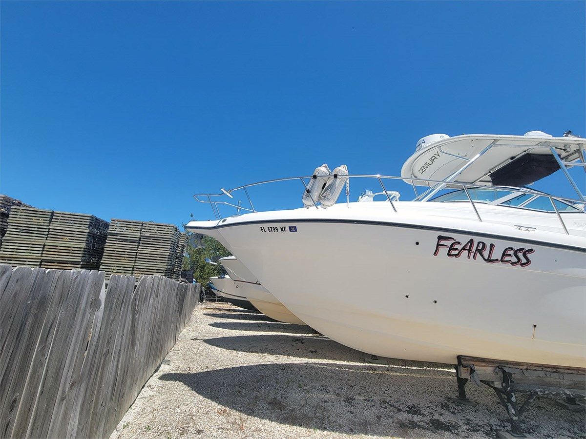 best yacht sales deals 32' Century 2004 3200 WA 32