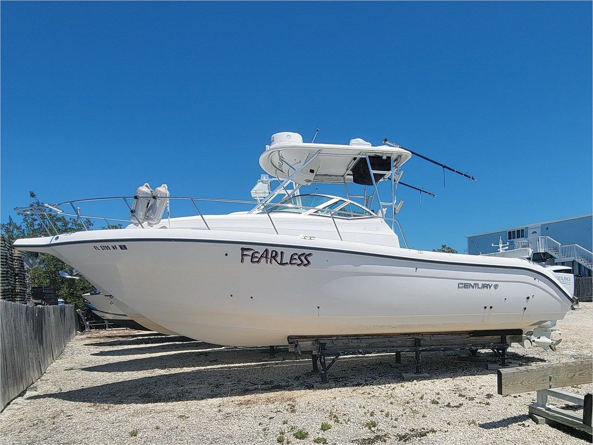 Buy a 32' Century 2004 3200 WA - CENTURY BOATS at Shestakov Yacht Sales