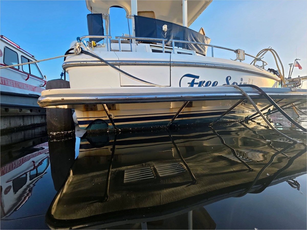 43' Carver 1995 430 Cockpit Motor Yacht 43