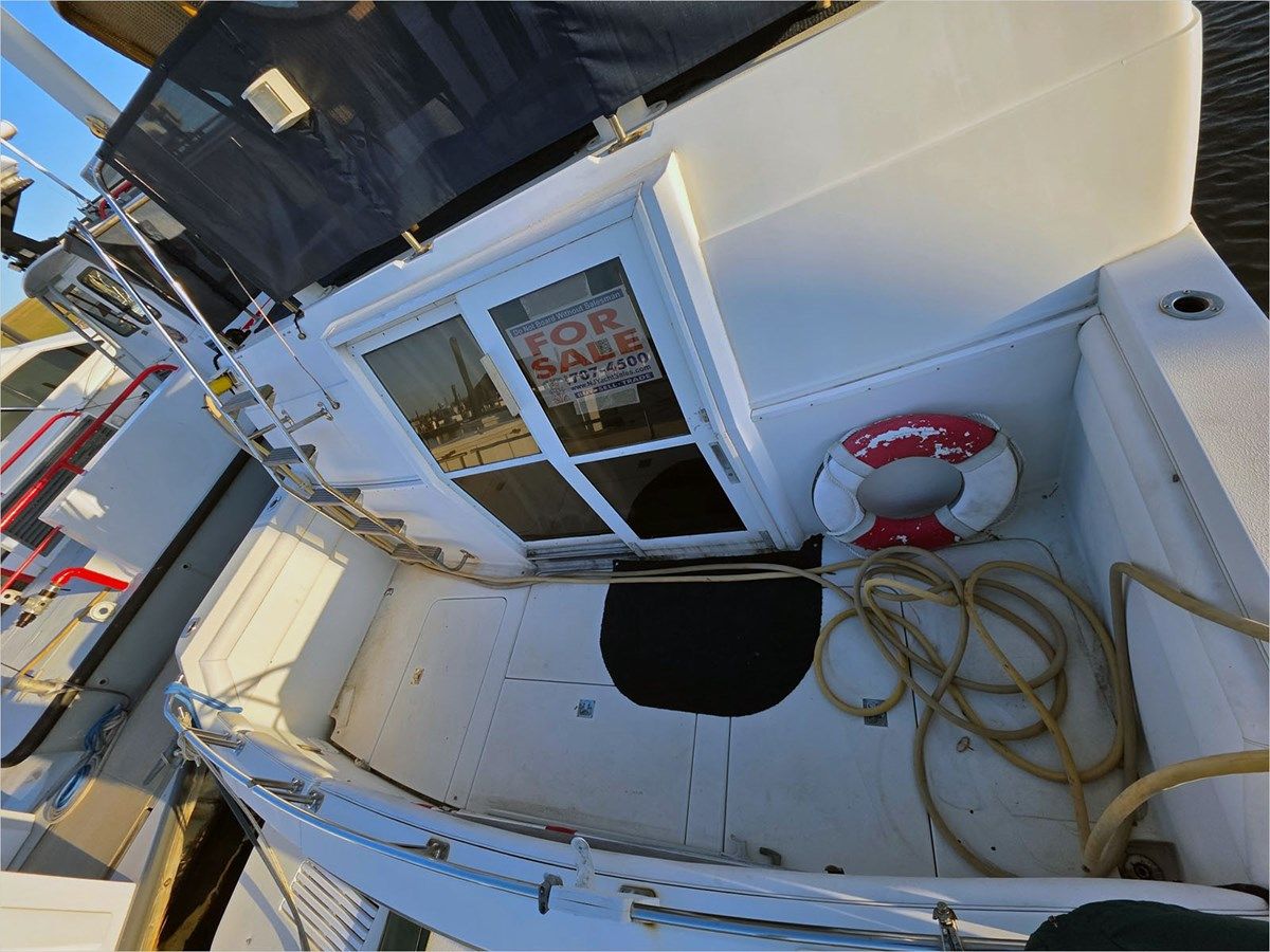 43' Carver 1995 430 Cockpit Motor Yacht