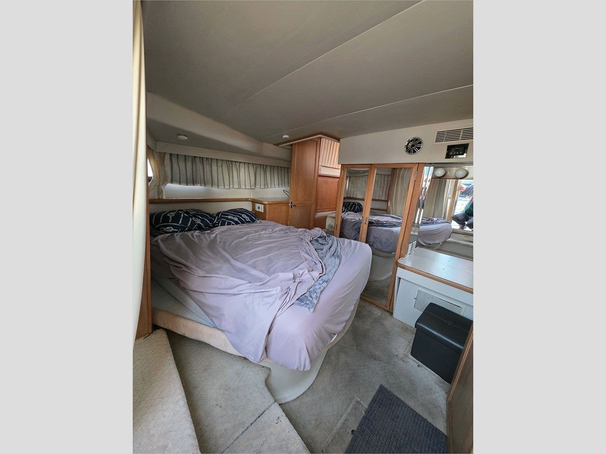 best yacht sales deals 43' Carver 1995 430 Cockpit Motor Yacht 43