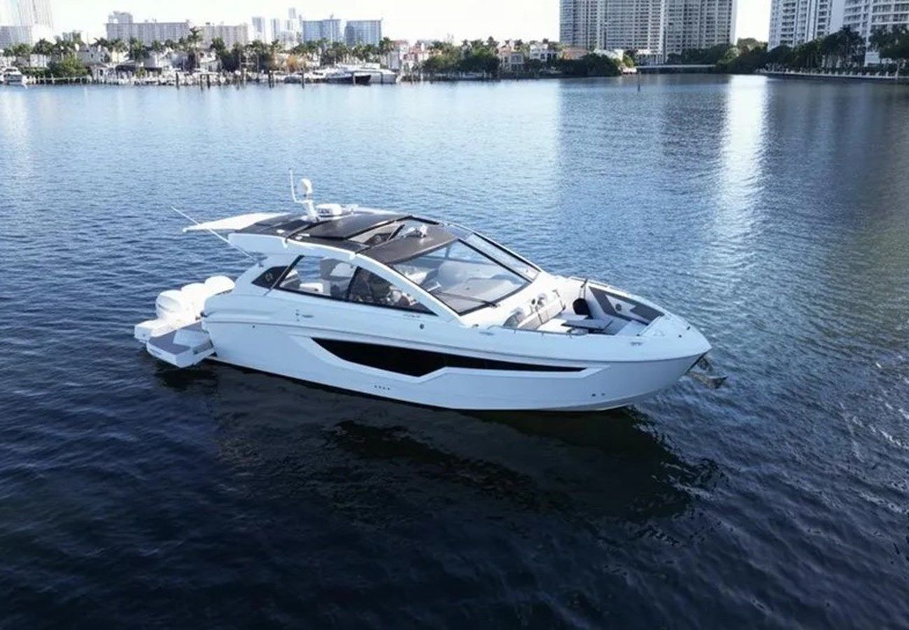 best yacht sales deals AMIRA CHIDA - Cruisers Yachts