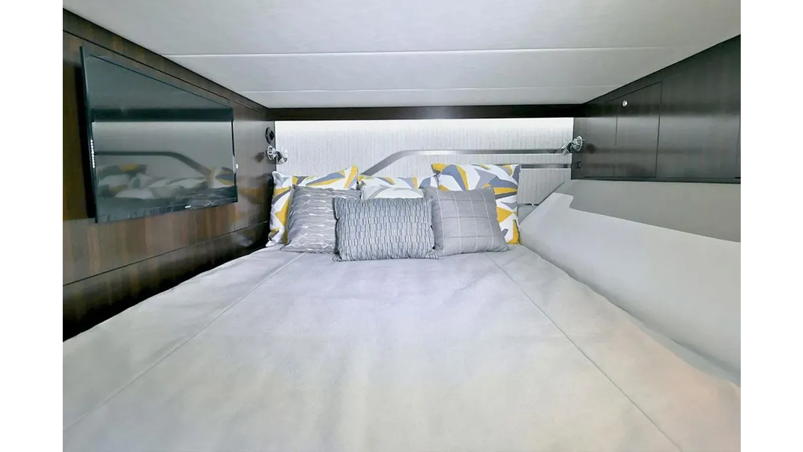 best yacht sales deals AMIRA CHIDA 42 GLS OB