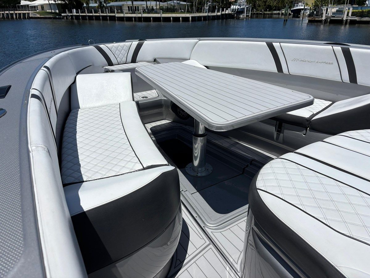 Buy a ADIOS CASH 37 at Shestakov Yacht Sales