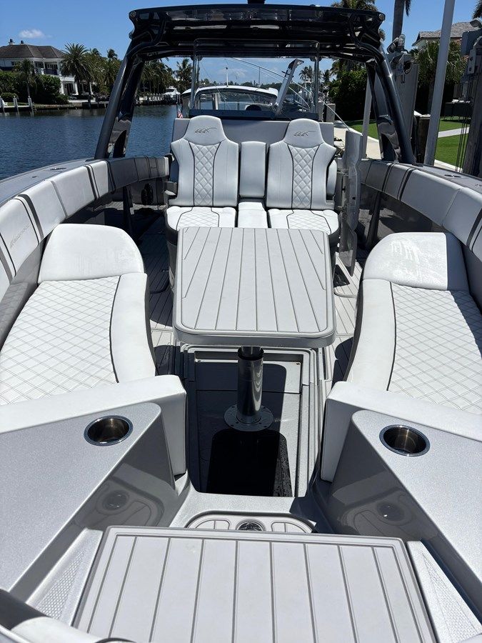 ADIOS CASH - Midnight Express Powerboats yacht sale