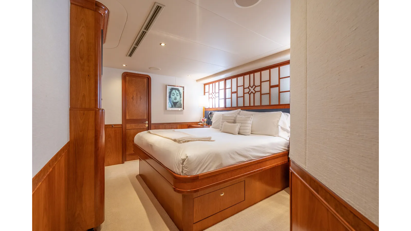 the best price on AVALINA - WESTPORT