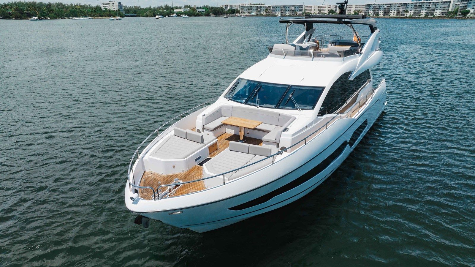the best price on MILAMO 76 Yacht