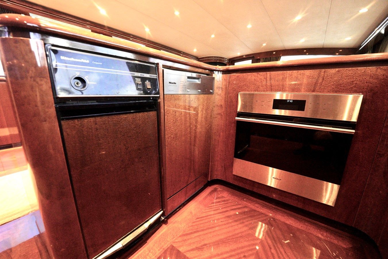 Стоимость яхты WISH YOU WERE HERE 75' Sportfish