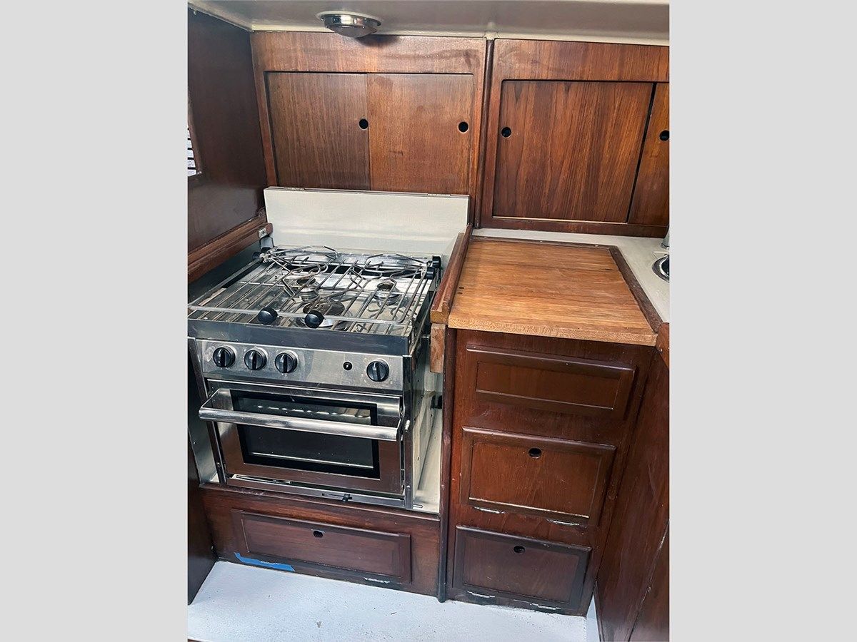 37' Alberg 1972 Whitby price