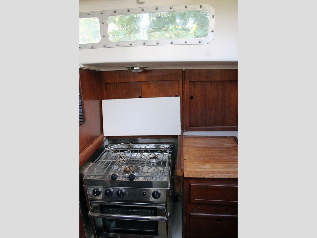 37' Alberg 1972 Whitby yacht sale