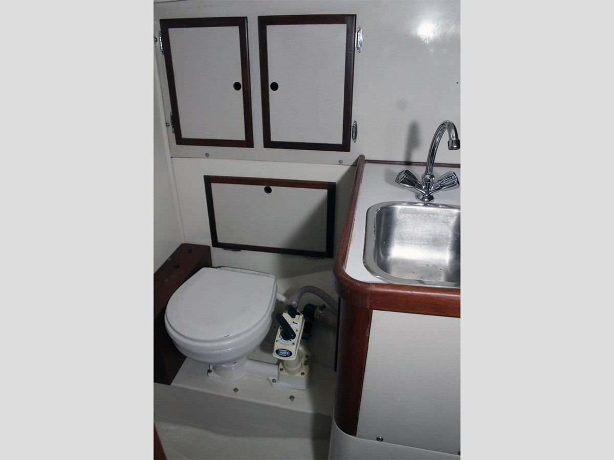 37' Alberg 1972 Whitby 1972 price