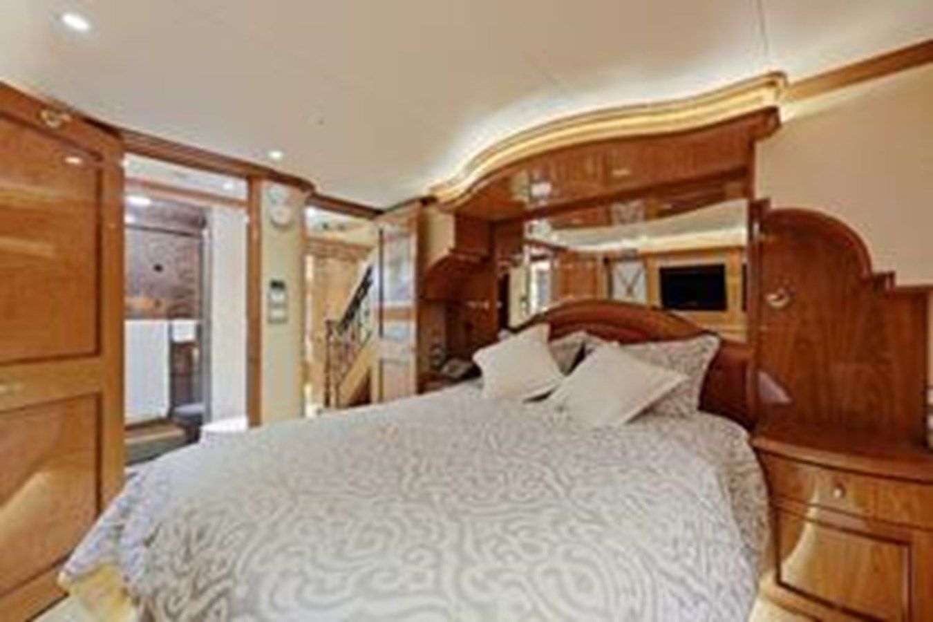 best yacht sales deals FOOTLOOSE - Cheoy Lee
