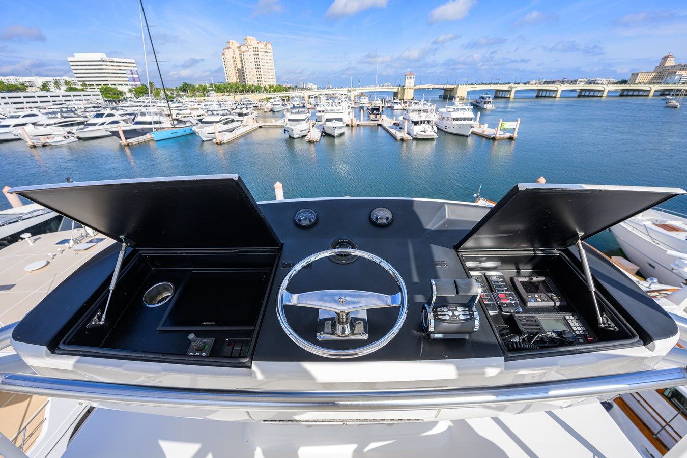 Buy a SPECULATOR 92 Enclosed Flybridge at Shestakov Yacht Sales