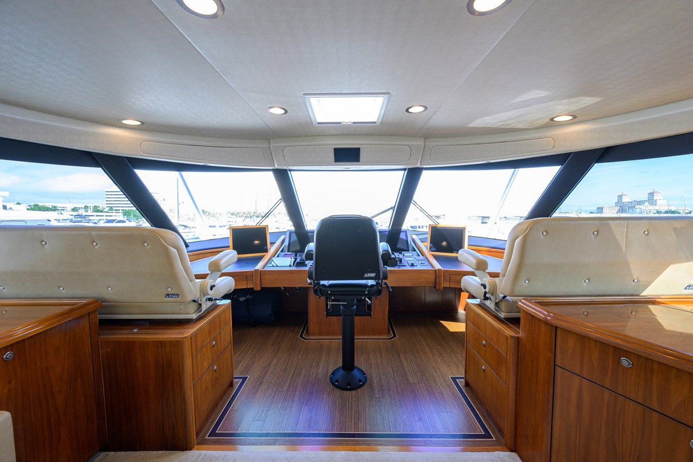 Buy a SPECULATOR 2017 at Shestakov Yacht Sales