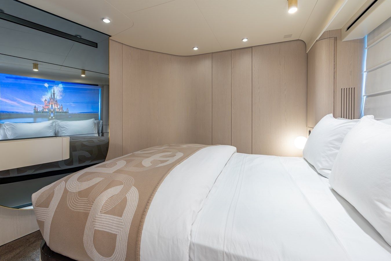 Buy a yacht Euphoria 2022