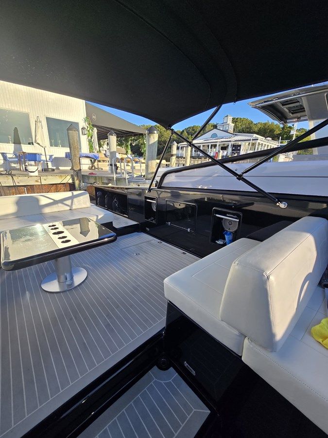 Buy a yacht SPECTRE 2016