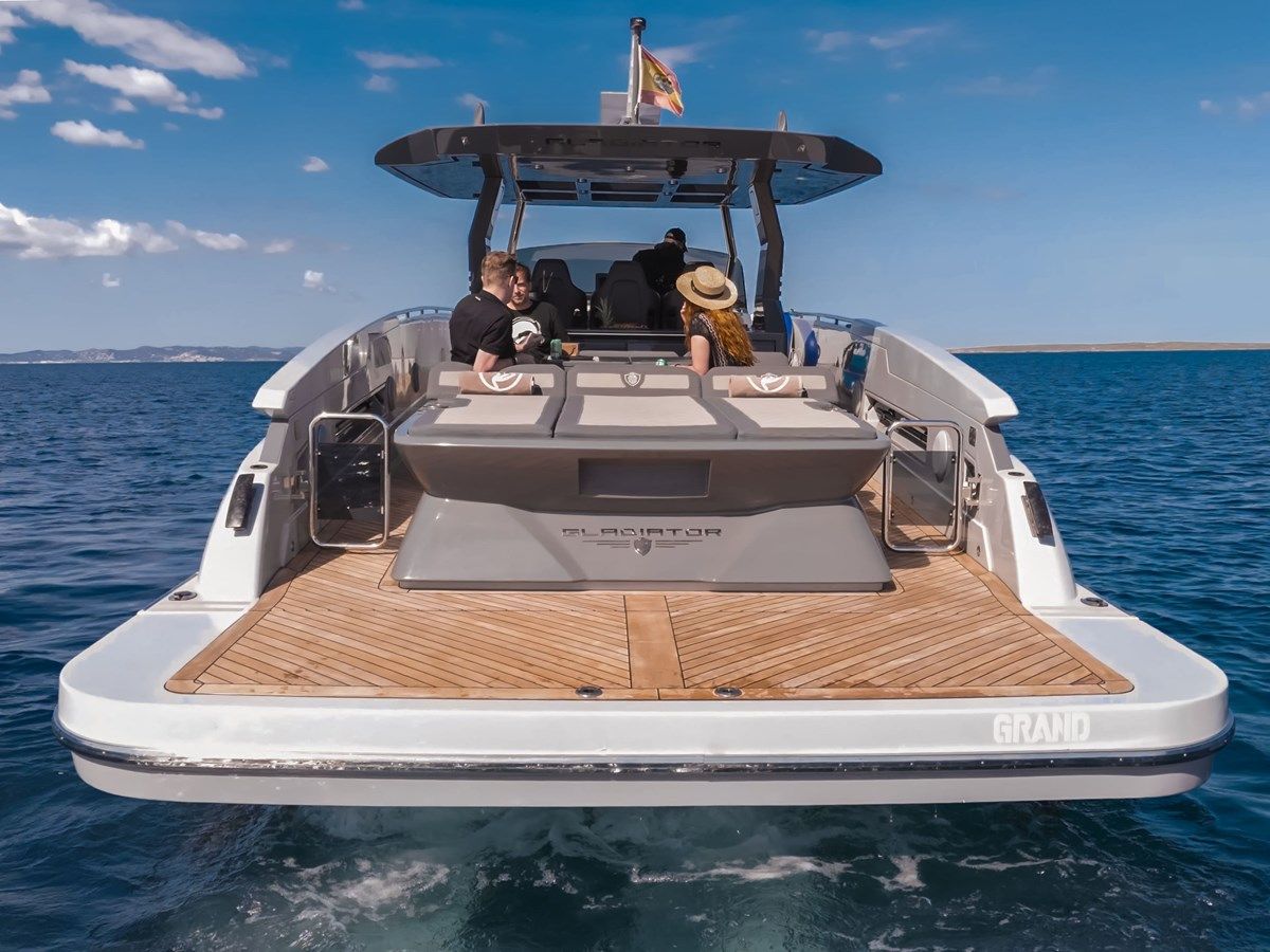 Buy a yacht CANADOS GLADIATOR 493 GRAND - Canados