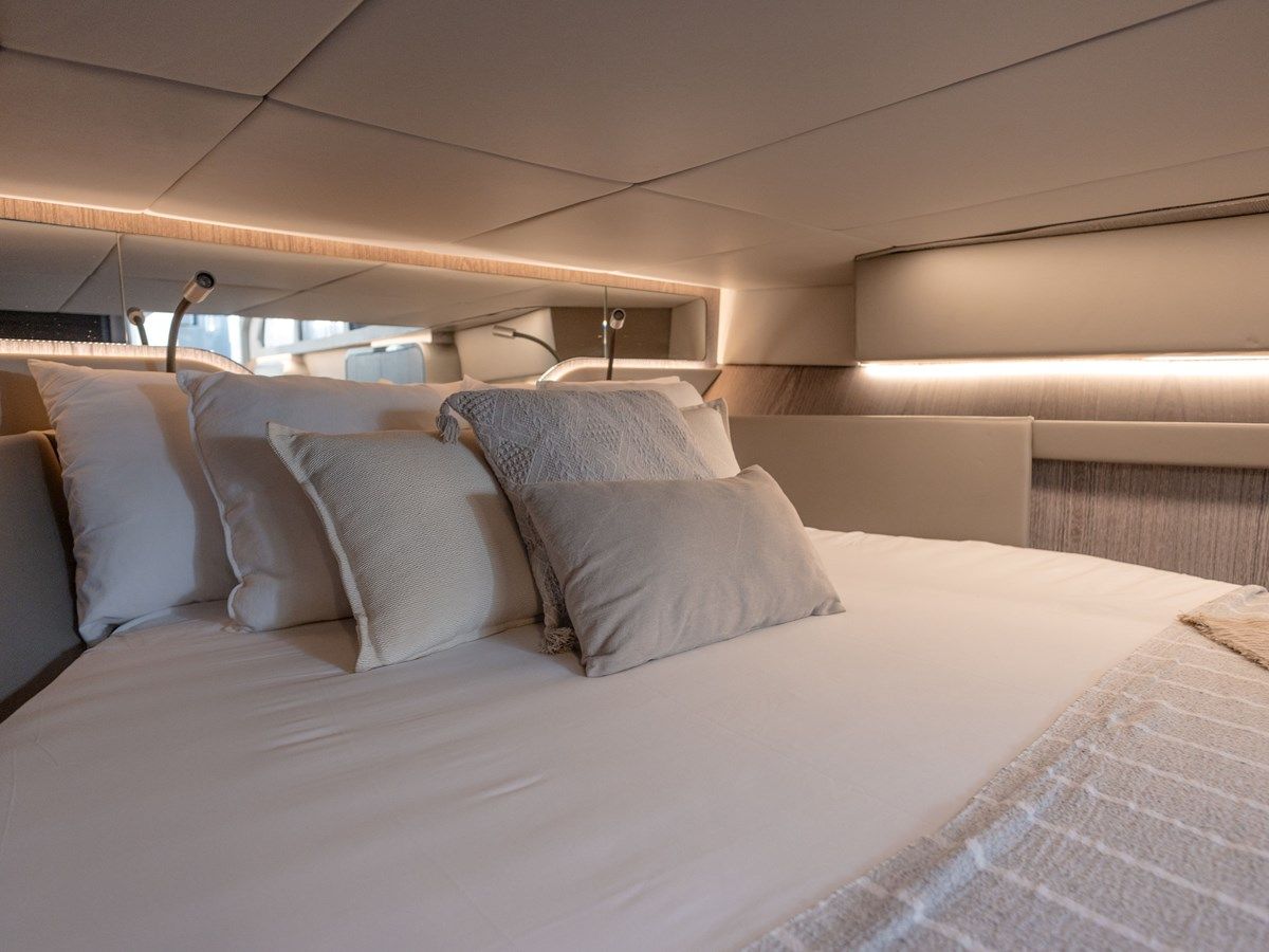CANADOS GLADIATOR 493 GRAND - Canados yacht sale