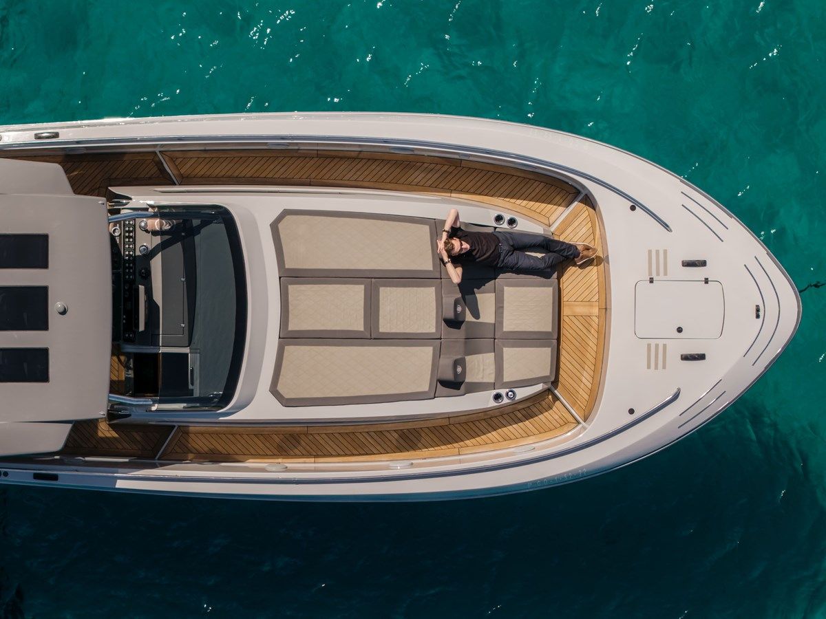 Buy a yacht CANADOS GLADIATOR 493 GRAND Gladiator 493 Grand