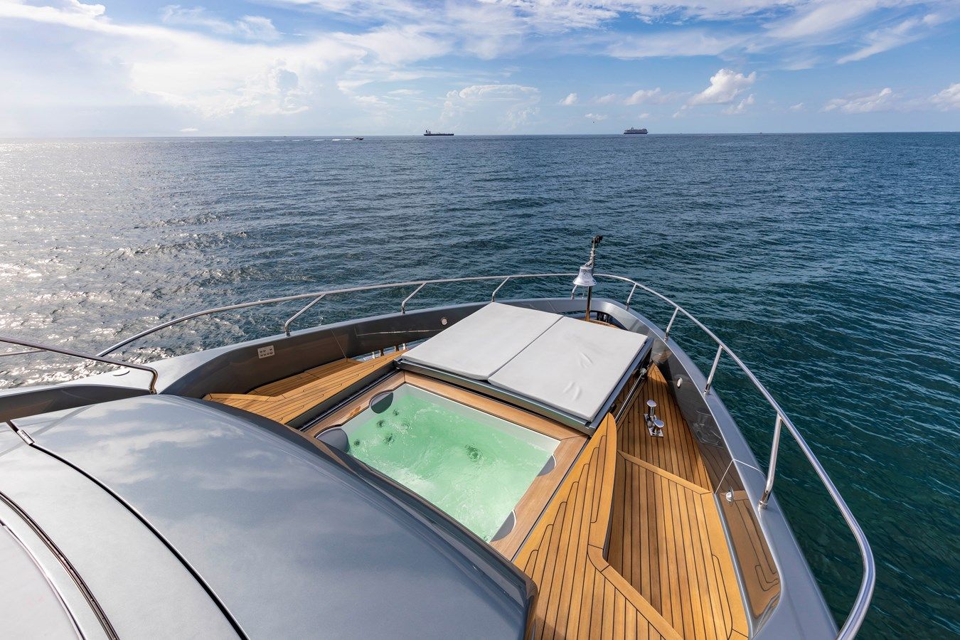 NO SURRENDER - RIVA YACHT