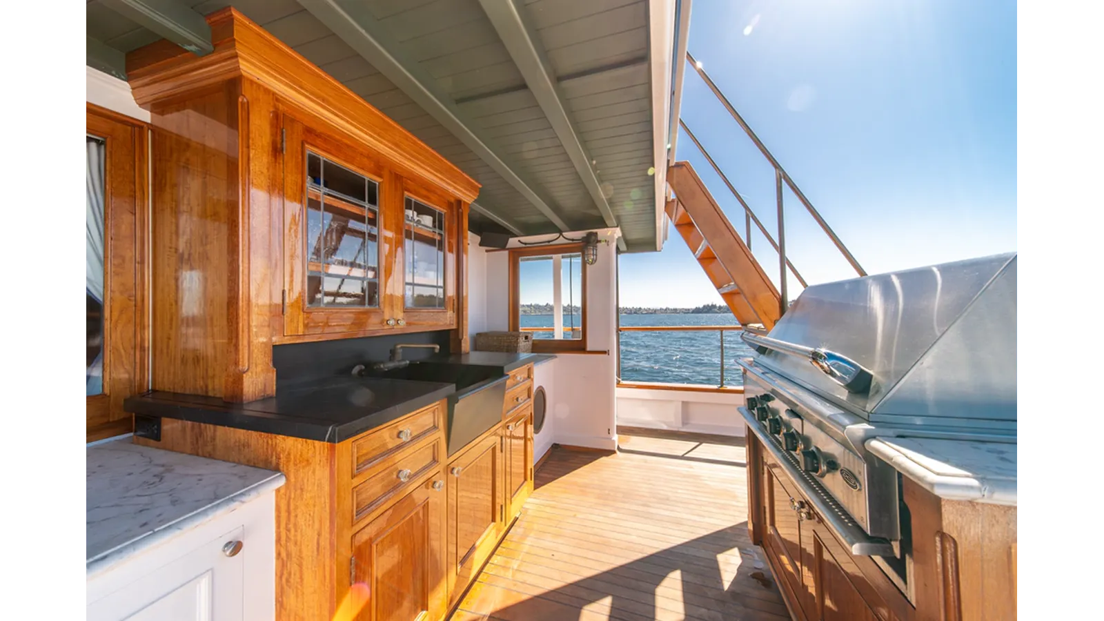 best yacht sales deals Blue Peter Fan Tail Motor Yacht