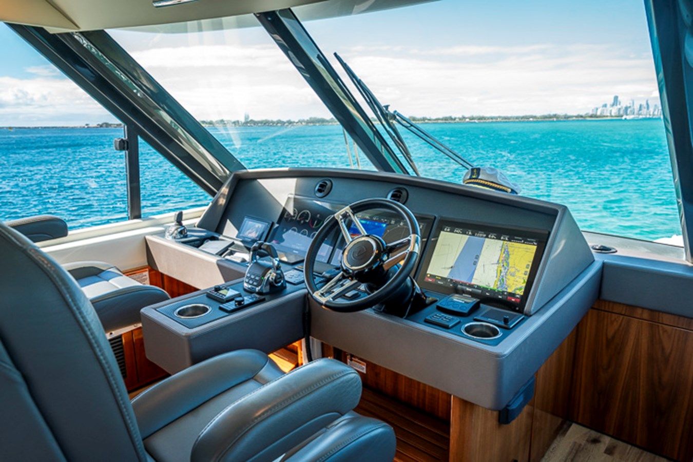 Buy a yacht BUZZ 57
