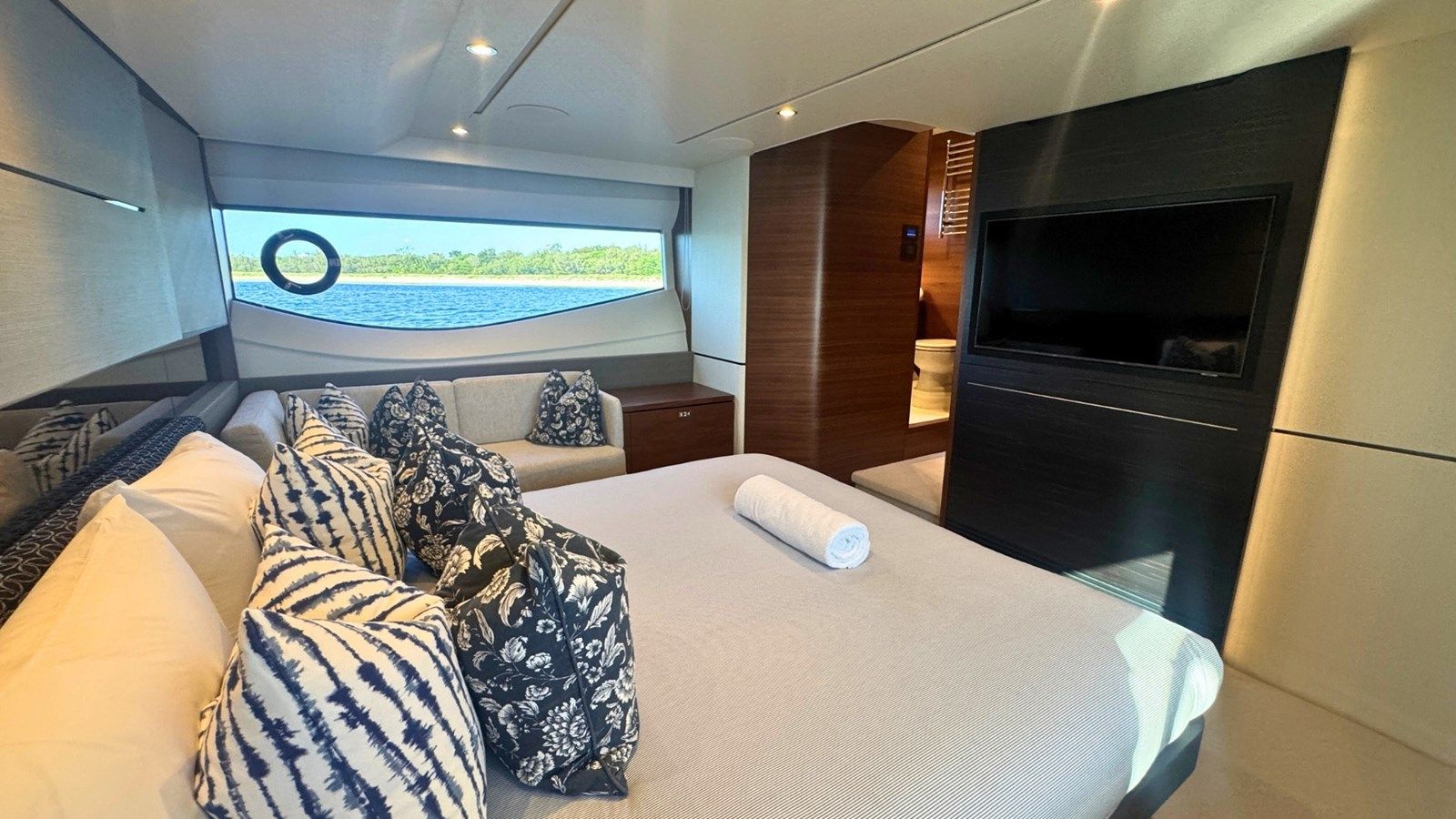 the best price on B III 2021