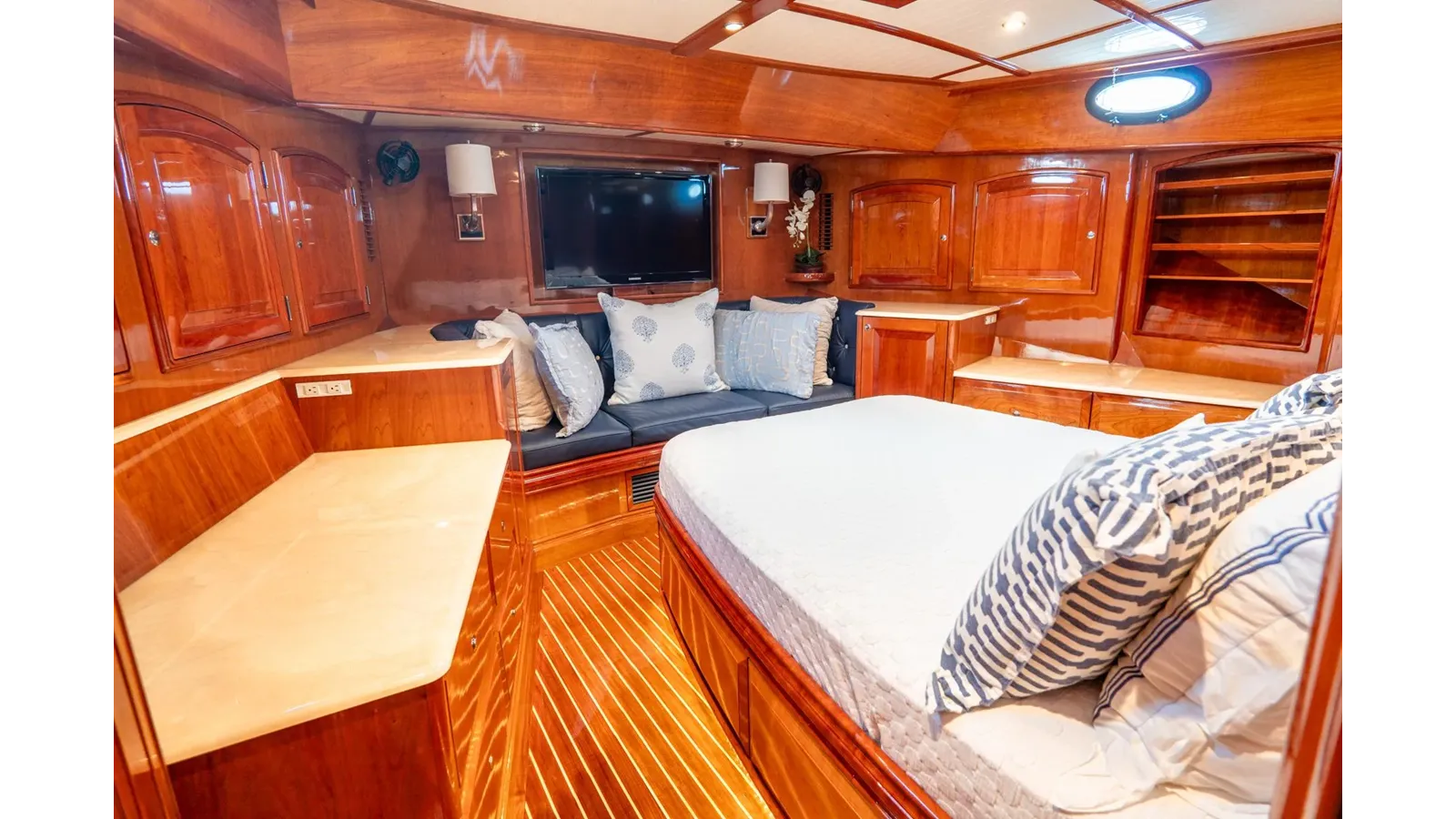 the best price on Sapphire II 2006