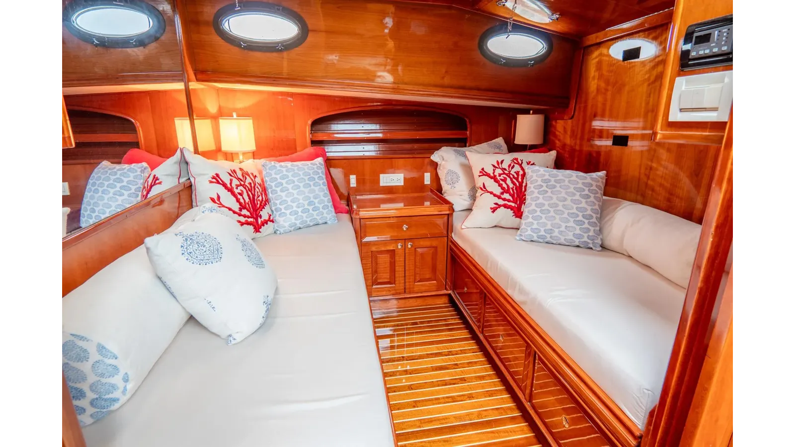 best yacht sales deals Sapphire II 55