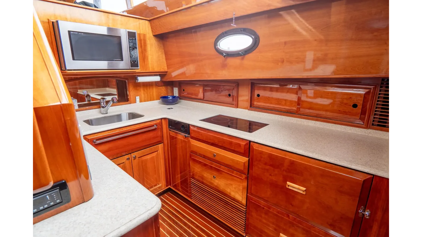 best yacht sales deals Sapphire II 2006