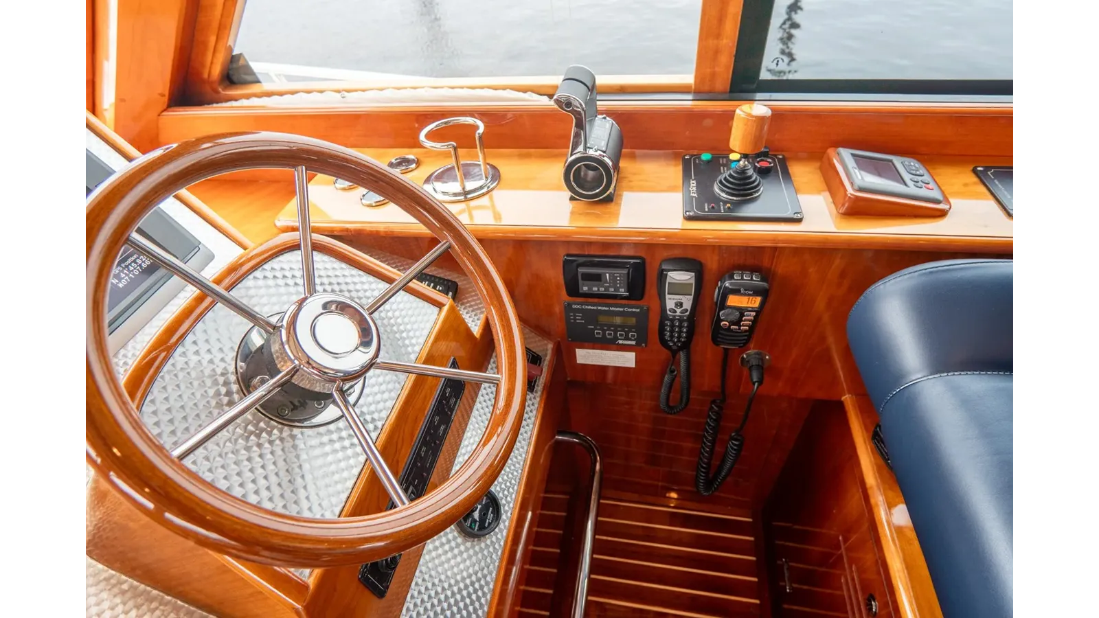 Buy a yacht Sapphire II