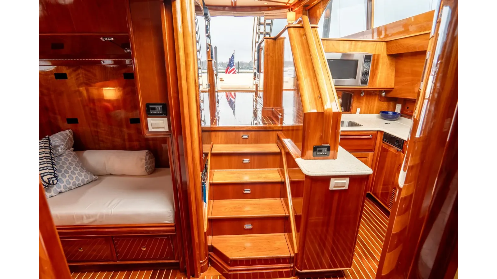 the best price on Sapphire II - Hinckley