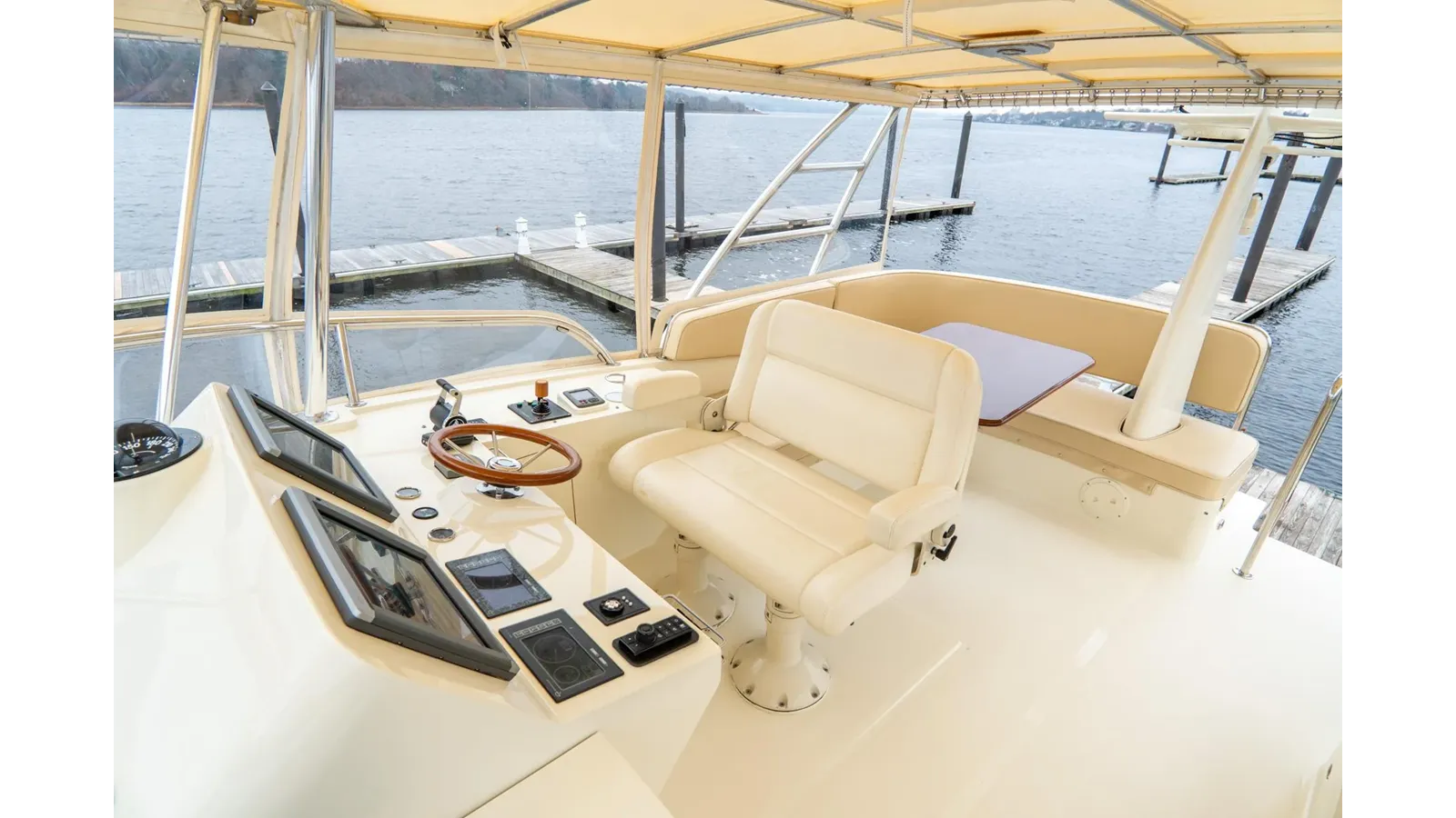 Buy a Sapphire II 2006 at Shestakov Yacht Sales