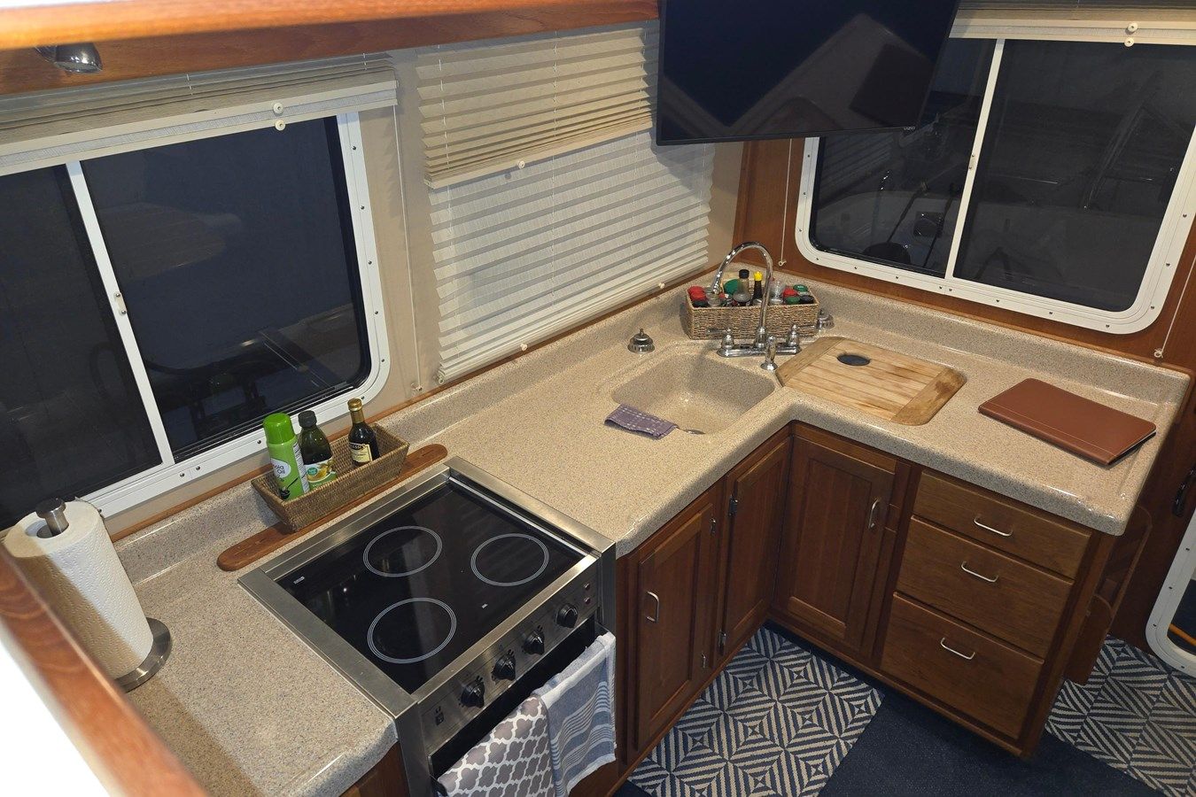 Buy a yacht KNOT KAOS 2006